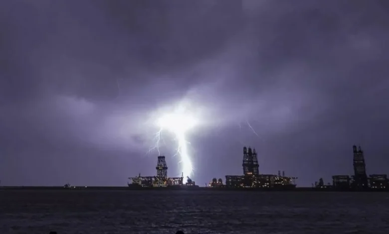 Over 1,400 lightning strikes recorded in just four hours as Storm Emilia intensifies