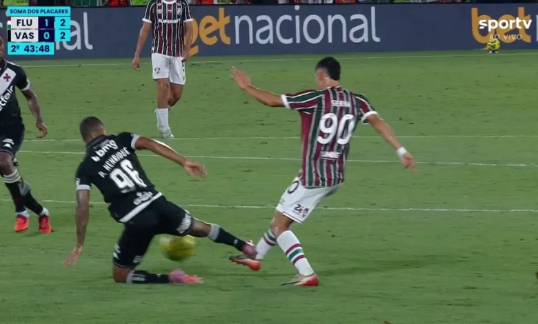 PC de Oliveira diz que Paulo Henrique deveria ter sido expulso no fim do clássico