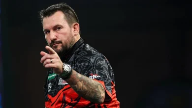 PDC World Darts Championship 2026 Round-Up | Clayton surges past debutant Lipscombe, Scutt survives Whitlock comeback and Van Duijvenbode dazzles