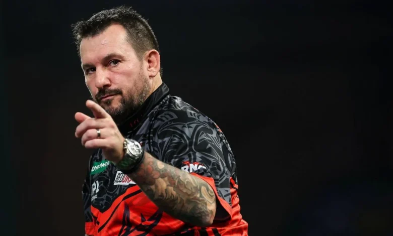 PDC World Darts Championship 2026 Round-Up | Clayton surges past debutant Lipscombe, Scutt survives Whitlock comeback and Van Duijvenbode dazzles