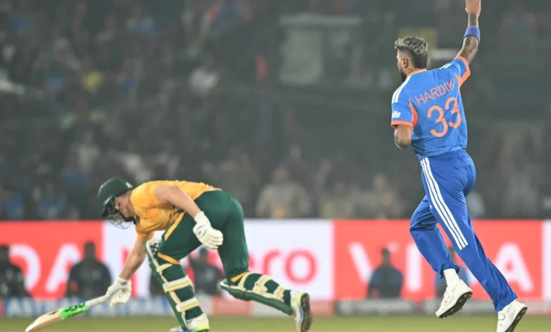 Pandya blitz helps India thrash South Africa in T20 opener