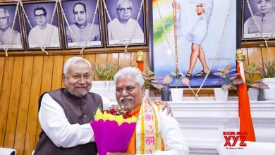 Patna: Nitish Kumar Presents Bouquet to Prem Kumar #Gallery
