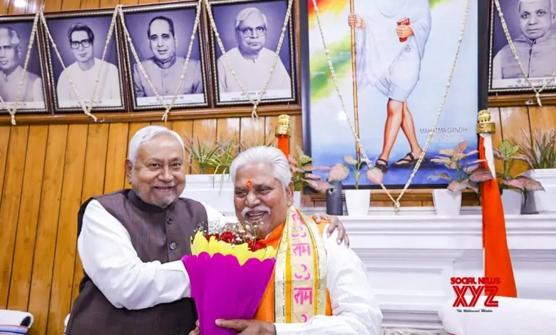 Patna: Nitish Kumar Presents Bouquet to Prem Kumar #Gallery