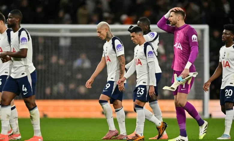 Pedro Porro's apology and whether Tottenham squad have right to complain about boos