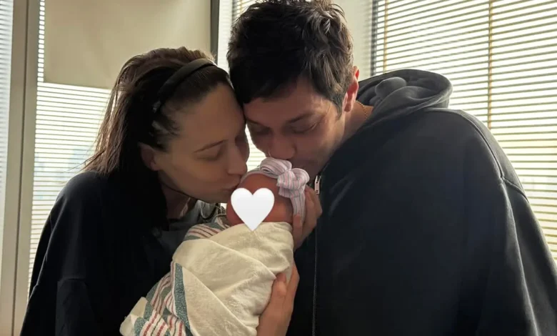 Pete Davidson's Model Girlfriend Elsie Hewitt Gives Birth