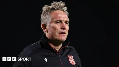 Phil Parkinson: Wrexham manager relishing home return after away defeat