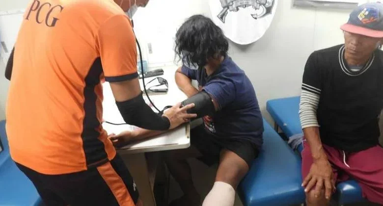 Philippine fishermen injured by Chinese water cannons