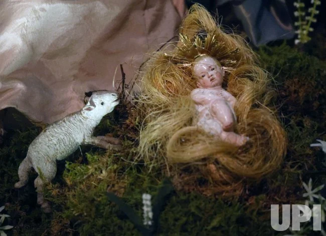 Photo: Christmas Tree and Neapolitan Baroque Creche at Met Fifth Avenue - NYP20251201122