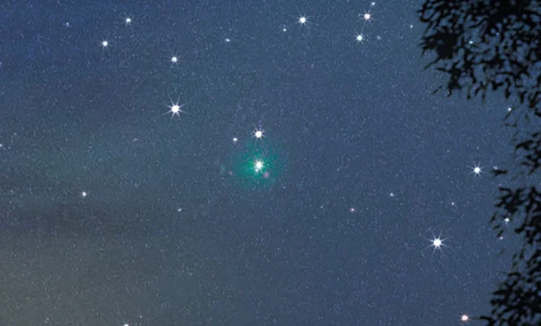 Photographer captures interstellar comet 3I/ATLAS glowing over Egypt's Black Desert