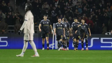 Piepjong en gehavend Ajax op jacht naar zege in Azerbeidzjan • Steur, Bouwman en Mokio in basis