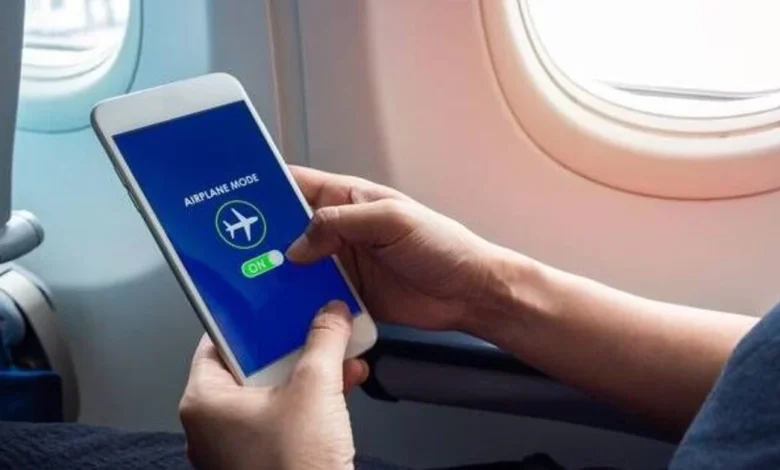 Pilot outlines consequences of failing to put your phone on airplane mode during flight