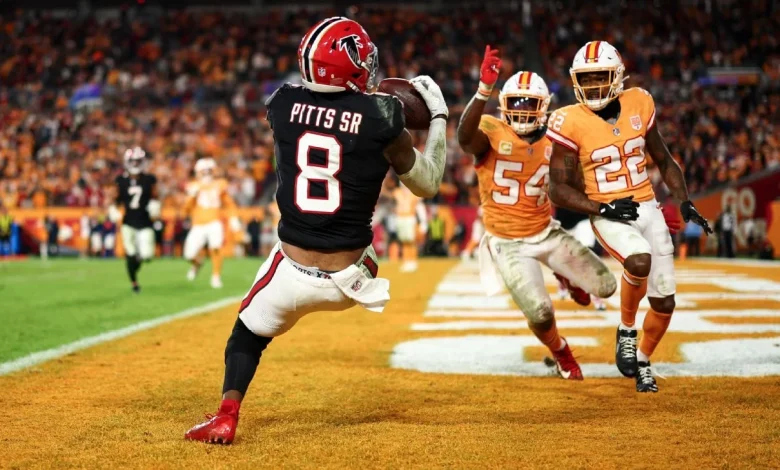 Pitts in Sharpe's company with rare 3-TD night in Falcons' win