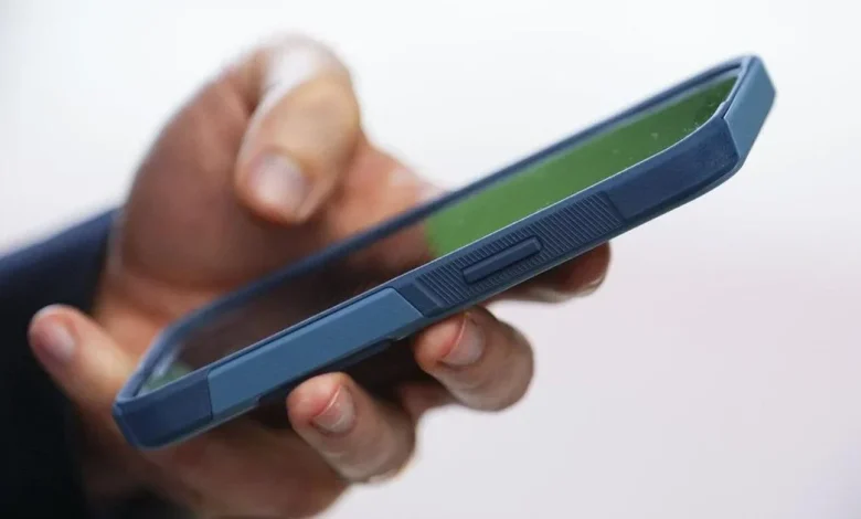 Police in Kelowna, Abbotsford, B.C., warn of fake speeding tickets issued by text