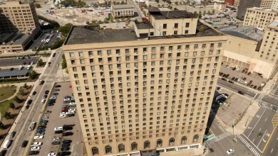 Power remains out at Leland apartments in downtown Detroit