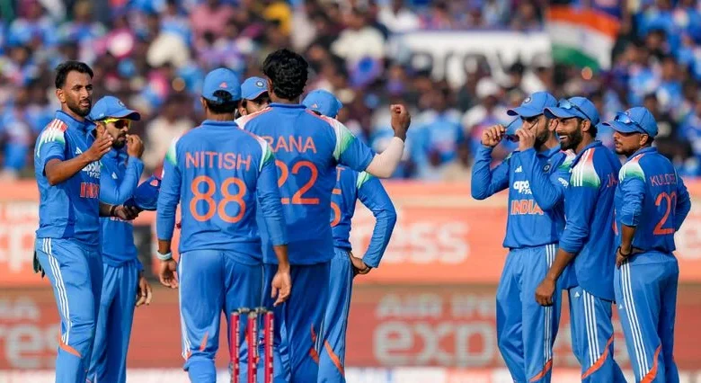 Prasidh, Kuldeep limit South Africa to 270 after De Kock’s hundred