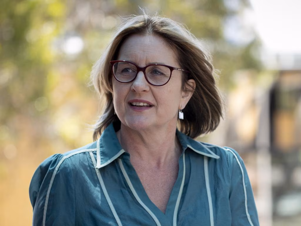 Premier deflects on 3000 public service job cuts