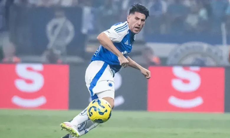 Preocupação no Cruzeiro, Villalba deixa campo com pé imobilizado