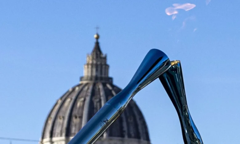 Pro-Palestinian groups removed from torch route