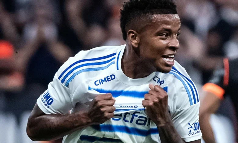 Quem é Arroyo, atacante do Cruzeiro que marcou dois gols contra o Corinthians na Copa do Brasil