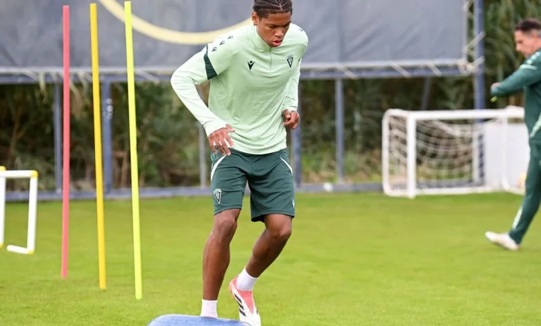 Quién es Noah, el canterano que se estrena en una convocatoria del Cádiz CF