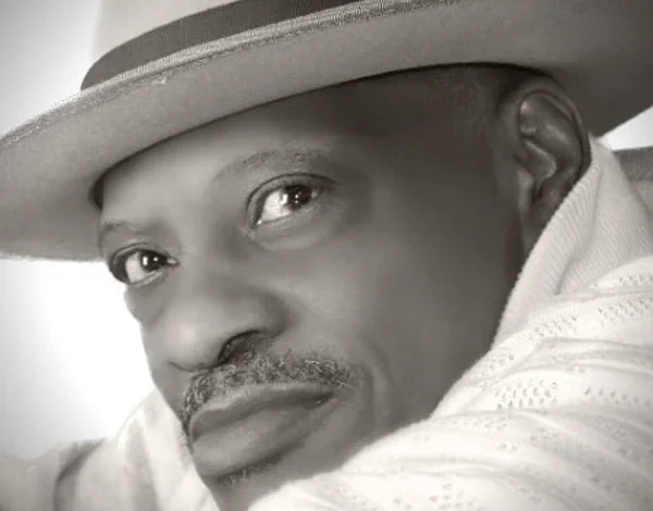 R&B great Alexander O’Neal rushed to hospital after fire