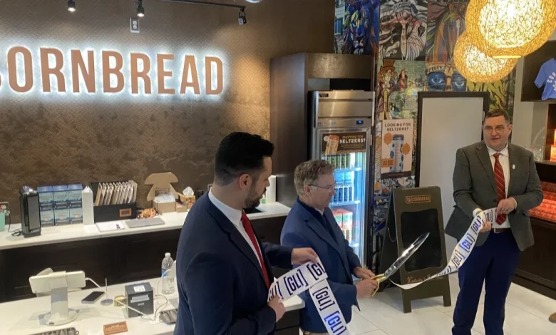 Rand Paul tours Kentucky hemp facility, calls for changing law that will ‘destroy’ industry