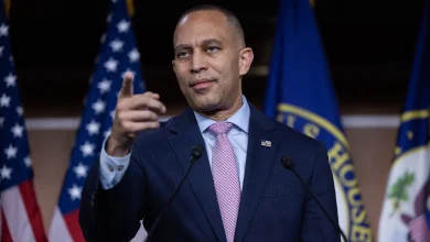 Rep Hakeem Jeffries questions SCORE Act motives, likens halted vote to Lane Kiffin’s LSU move amid NIL debate