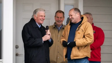 Rev. Franklin Graham delivers Kentucky flood survivors new homes for Christmas: ‘We can finally breathe’