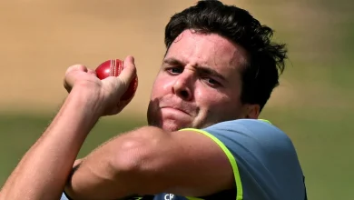 Richardson back in the wickets on day of Lions misery