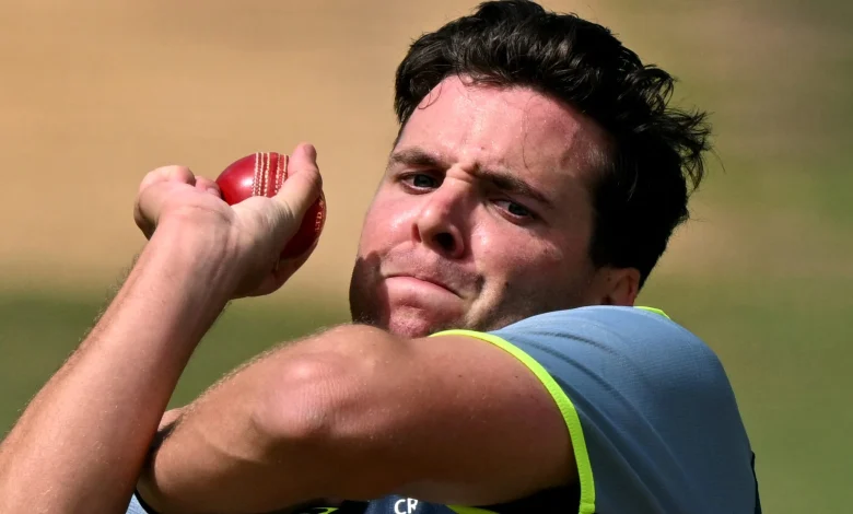 Richardson back in the wickets on day of Lions misery