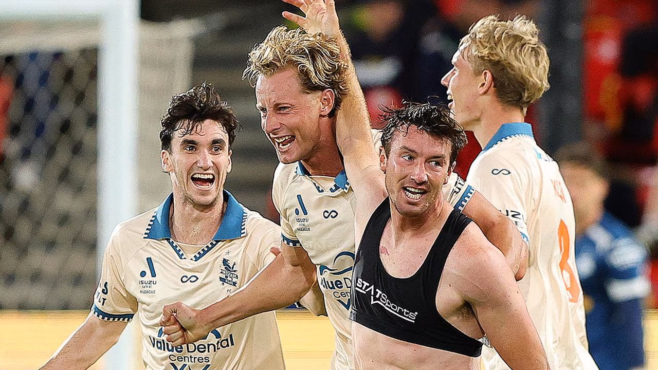 Roar have the A-League’s best defence, but it’s not enough