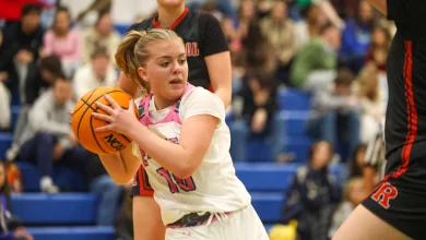 Robert C. Byrd rallies to down Ravenswood, 40-36