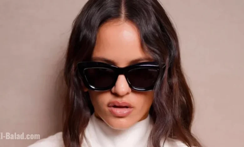 Rosalía Flees Interview Screaming After Cockroach Surprise