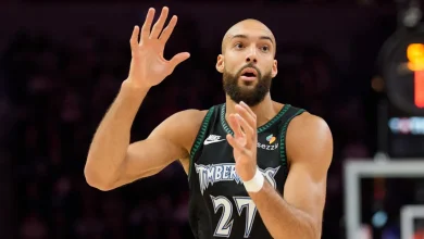 Rudy Gobert Ejected After Elbowing Suns Player in Ribs