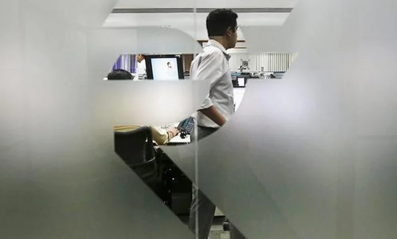 Rupee falls against U.S. dollar, breaches 91-mark