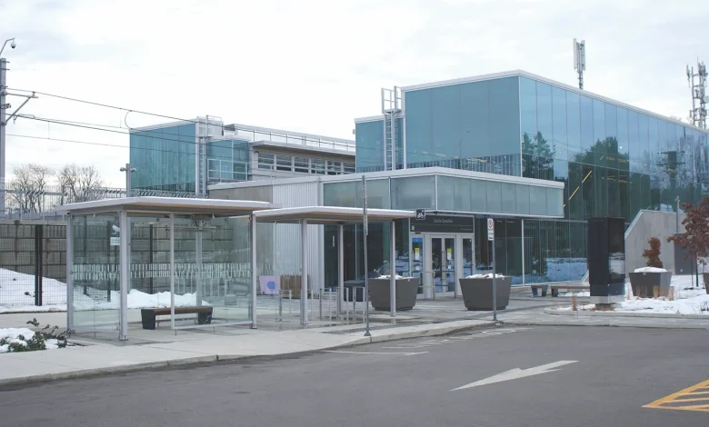 Rush-hour crowds test REM’s Sainte-Dorothée station as usage climbs