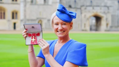 Ruth Dodsworth collects King's honour for 'every single person who held my hand'