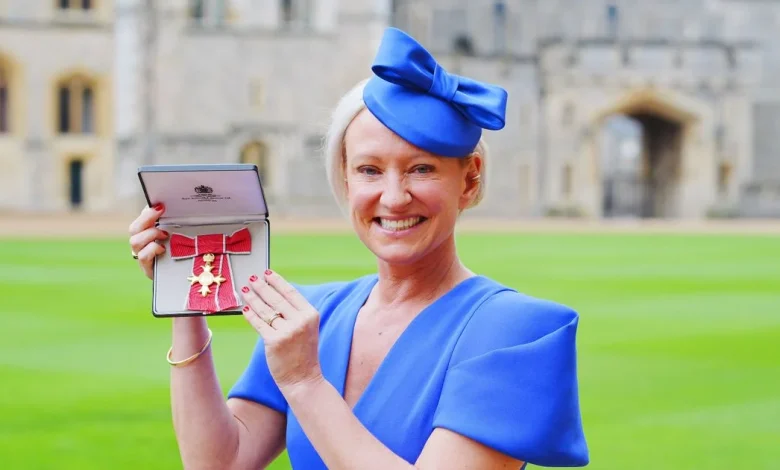 Ruth Dodsworth collects King's honour for 'every single person who held my hand'