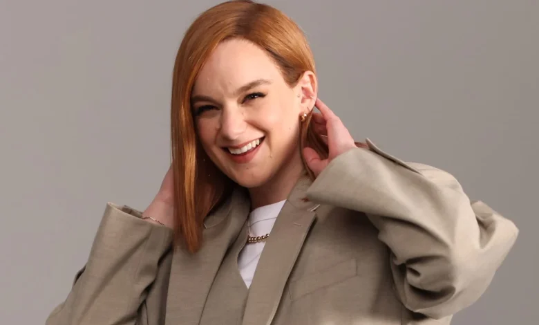 SNL Breakout Ashley Padilla Sets First Late Night Interview—With Seth Meyers