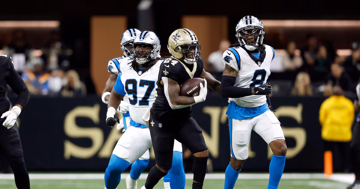 Saints RB Neal exits vs. Panthers with hamstring injury