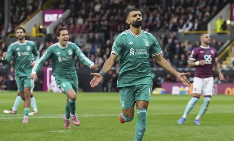 Salah back in Liverpool's squad after talks with Slot