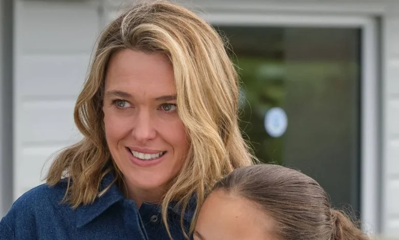 Sally Bretton Discusses Martha and Humphrey's Emotional Journey After Rosie's Departure on Beyond Paradise