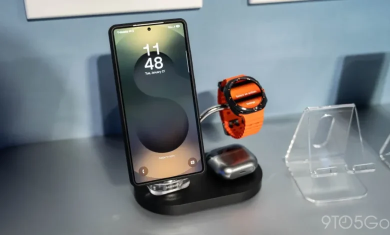 Samsung Qi2 25W wireless charging dock surfaces for the magnetic Galaxy S26