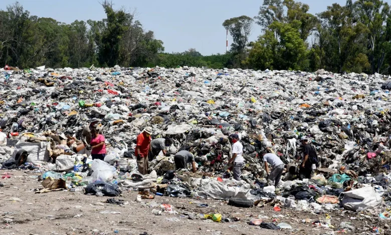 Santa Fe fait face à une situation critique dans la gestion des déchets avec plus de 400 décharges à ciel ouvert