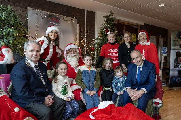 Santa stops in Cork to join Taoiseach and soldiers on visit to kids spending Christmas in hospital
