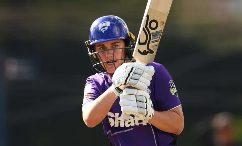 Sciver-Brunt finds T20 rhythm as Hurricanes hunt home final