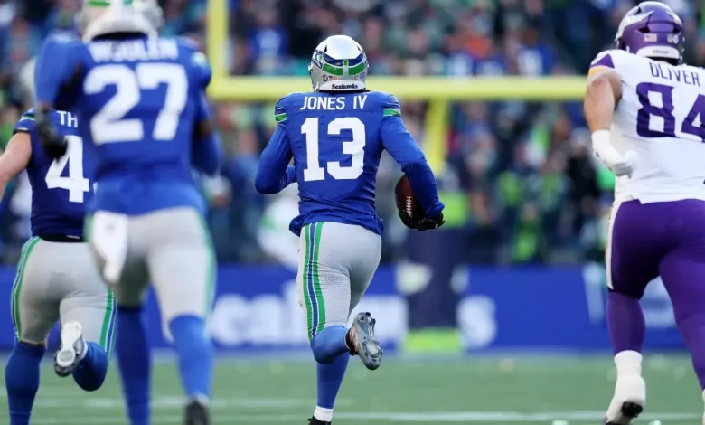 Seahawks vs. Vikings 2nd half live discussion: Ernest Jones is our hero