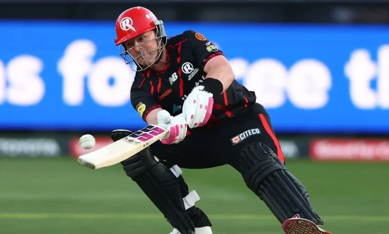 Seifert, Sutherland give Renegades winning start