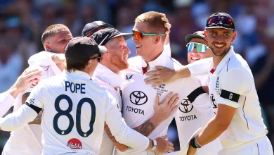 'Sensational catch... out of nowhere!' - Crawley superbly sees off Head