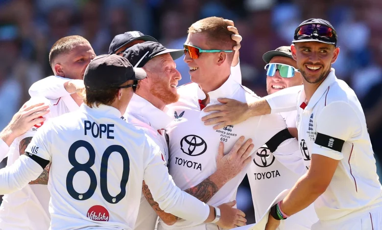 'Sensational catch... out of nowhere!' - Crawley superbly sees off Head